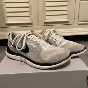 Nike Free 4.0 Sneakers